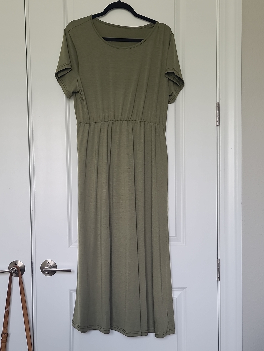Olive Green Short-Sleeve Maxi Dress. BB 57